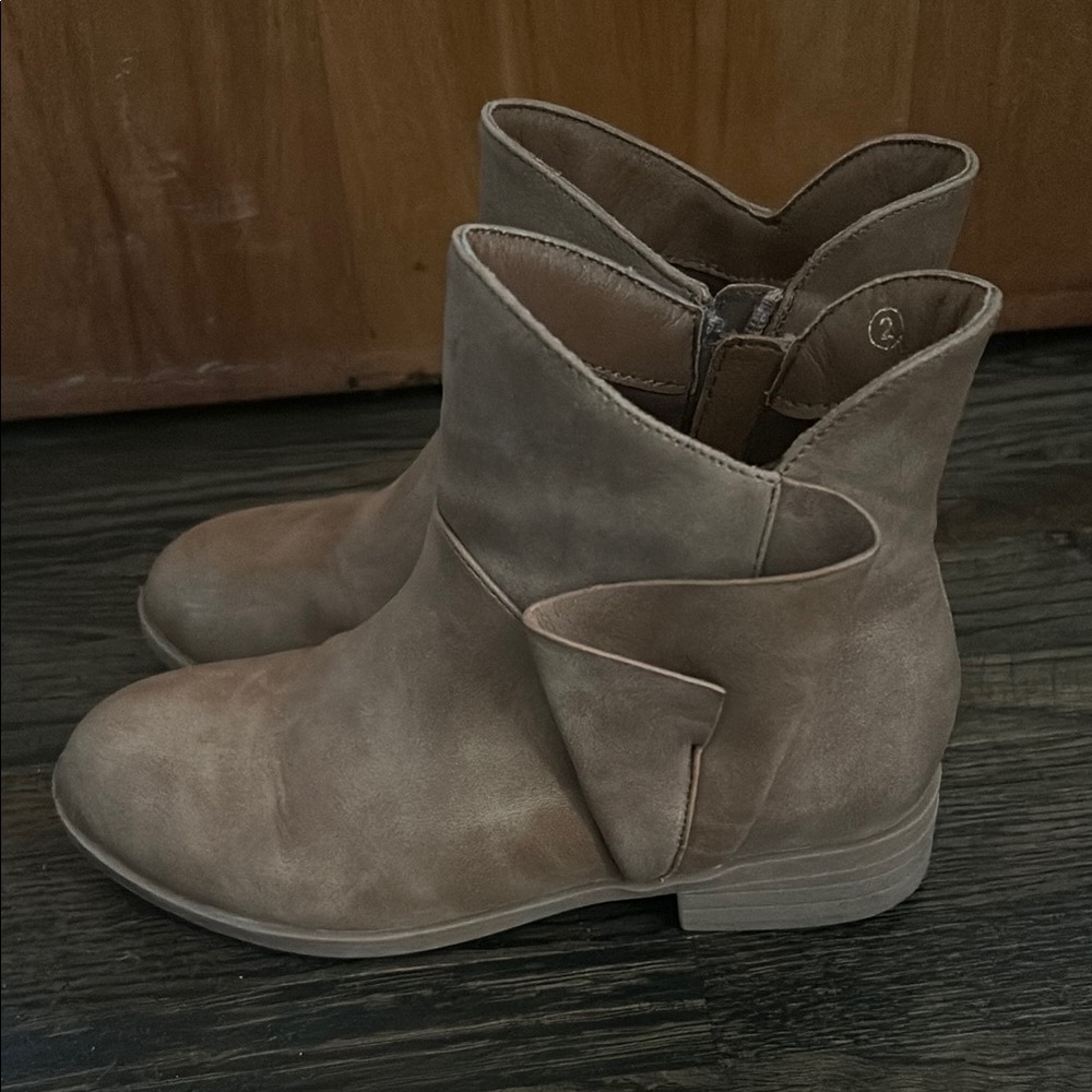 Studio M Tan Ankle Boots with Block Heel